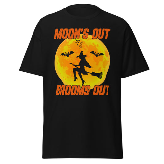 MOON'S OUT BROOMS OUT, weiches T-Shirt aus schwerer Baumwolle im Halloween-Design