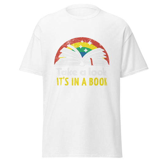 Eche un vistazo a su libro Retro Rainbow, camiseta de algodón pesado de estilo suave con diseño de Halloween