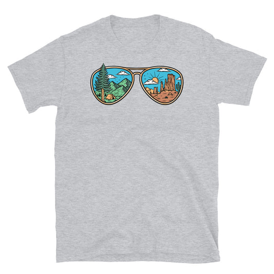 montañas y desiertos en anteojos Fit Unisex Softstyle Camiseta